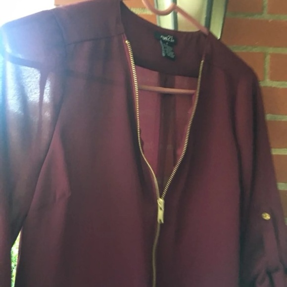 Long sleeve burgandy top - Picture 2 of 6